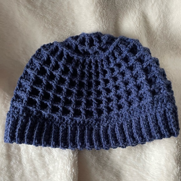 Mens or women’s beanie. - Picture 3 of 3
